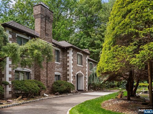 708 Ashmont Road, Franklin Lakes, NJ, 07417 | Card Image