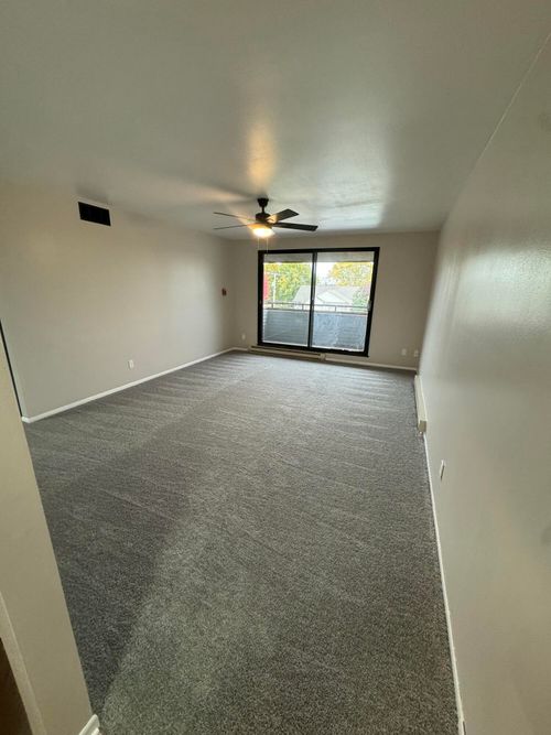 7921 S 68th St, Franklin, WI, 53132-9226 | Card Image