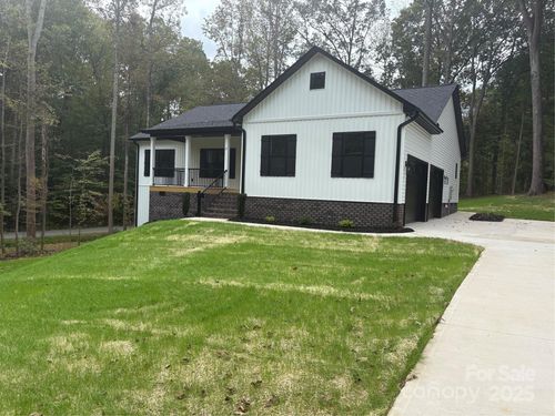 2 Pickett Ave, Spencer, NC, 28159-1958 | Card Image