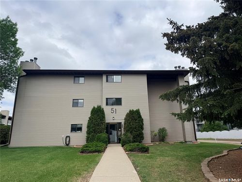 201-51 Wood Lily Dr, Moose Jaw, SK, S6J1H1 | Card Image