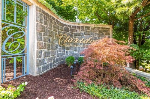 523-1 Claridge Dr, Verona, NJ, 07044-3015 | Card Image