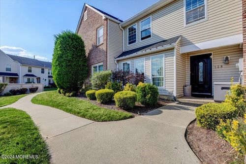 125 Bedford Pl, Morganville, NJ, 07751-1725 | Card Image
