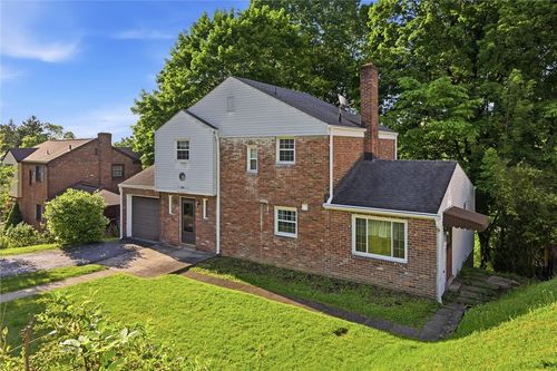 126 Columbia Dr, Pleasant Hills, PA, 15236 | Card Image