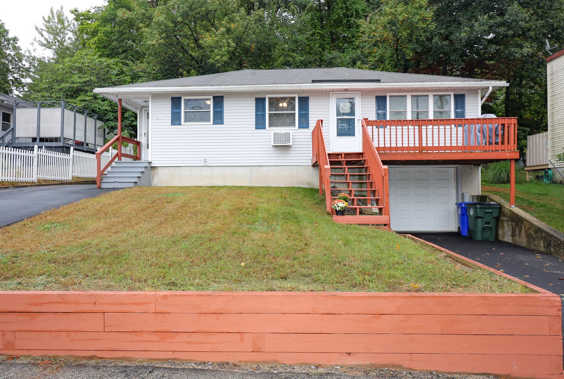 Wolcott St, Manchester, NH 03103