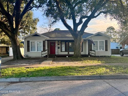 715 E Plaquemine St, Jennings, LA, 70546-5951 | Card Image