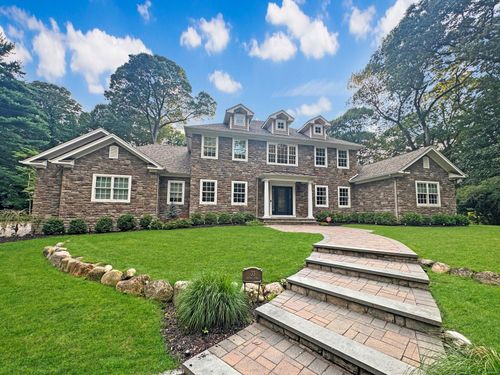 33 Bacon Rd, Saint James, NY, 11780-1009 | Card Image