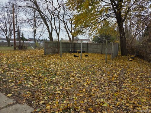 261 Spring Park, Walled Lake, MI, 48390-3049 | Card Image