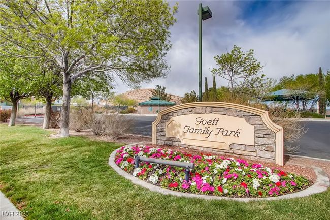 Community sign featuring a yard | Image 57