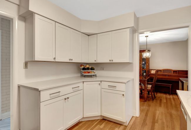 453 Edens Ln, House other with 4 bedrooms, 2 bathrooms and 2 parking in Northfield IL | Image 7