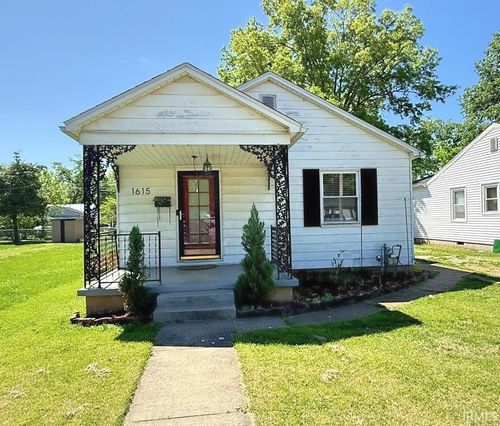 1615 Ravenswood Dr, Evansville, IN, 47714-3619 | Card Image