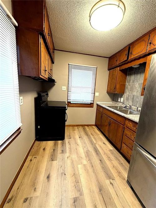 1115 Dakota St, Leavenworth, KS, 66048-1234 | Card Image