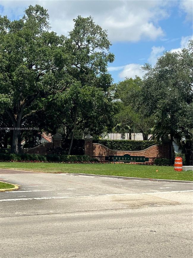 9271 Arborwood Cir, House other with 2 bedrooms, 2 bathrooms and null parking in Davie FL | Image 39