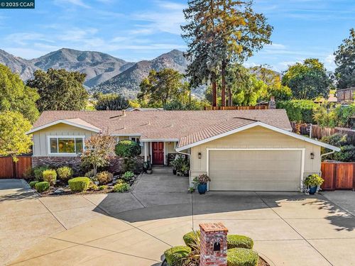 5872 Herriman Dr, Clayton, CA, 94517-1326 | Card Image