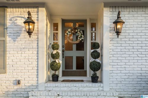 2697 Altadena Rd, Vestavia, AL, 35243-4519 | Card Image