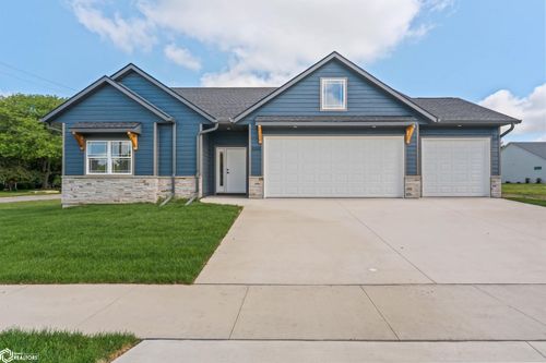 2320 Heritage Lane, Iowa Falls, IA, 50126 | Card Image