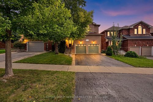23 Prince Of Wales Dr, Barrie, ON, L4N0T5 | Card Image