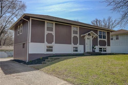 2204 Sw Keystone Pl, Blue Springs, MO, 64014-4620 | Card Image