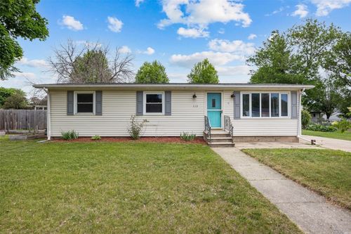 113 Walker Dr, Manchester, IA, 52057-1037 | Card Image