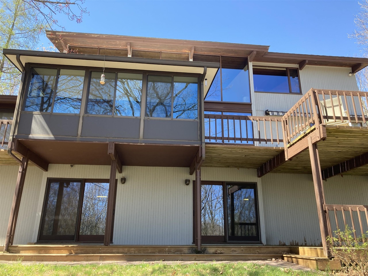 41 Rd, Cadillac, MI 49601