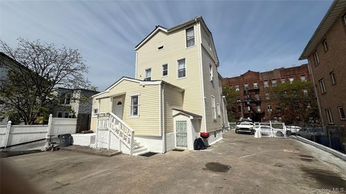 9016 138th Place, New York, NY, 11435 | Card Image