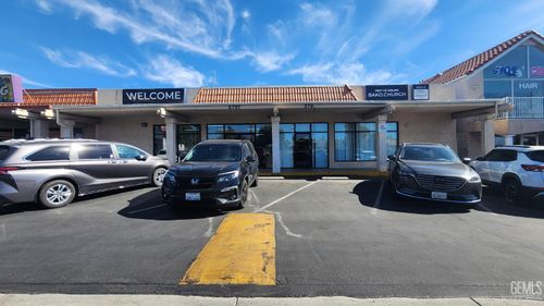 3793 Auburn St, Bakersfield, CA, 93306-2765 | Card Image