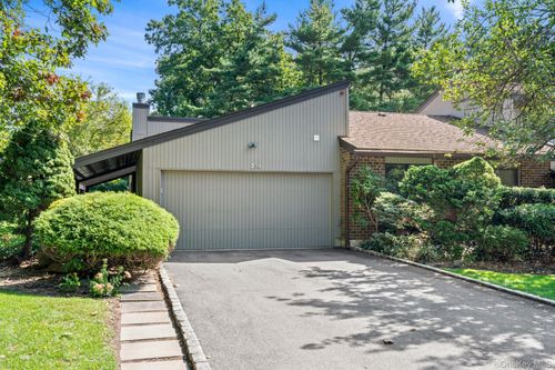 234 Hamlet Dr, Jericho, NY, 11753-2811 | Card Image
