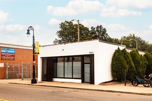 4621 W Vernor Hwy, Detroit, MI, 48209-2117 | Card Image