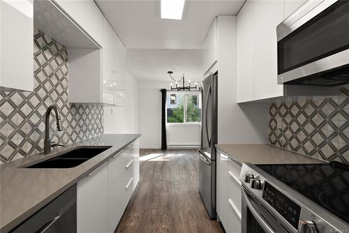 307-1124 Esquimalt Rd, Esquimalt, BC, V9A3N4 | Card Image