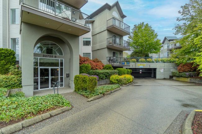 215 - 32725 George Ferguson Way, Condo with 2 bedrooms, 2 bathrooms and 1 parking in Abbotsford BC | Image 3
