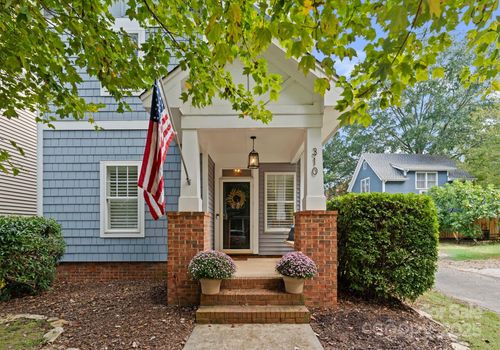 310 Magnolia St, Davidson, NC, 28036-6910 | Card Image