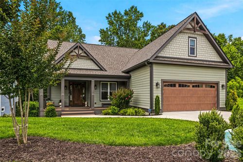 25 E Williams Meadow Ct, Hendersonville, NC, 28739-0207 | Card Image