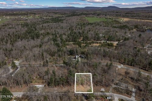 6054 Loch Loosa Dr, Crossville, TN, 38572-6539 | Card Image