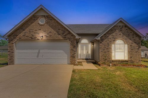 318 Clearlake Dr, La Vergne, TN, 37086-4239 | Card Image