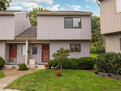 82 Rondout Hbr, Port Ewen, NY, 12466-5005 | Card Image
