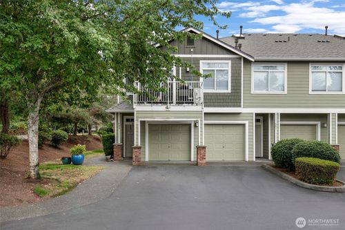 595 241st Ln Se, Sammamish, WA, 98074-3681 | Card Image