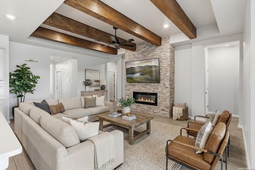 3809 Donald Dr, Seguin, TX, 78155-2960 | Card Image