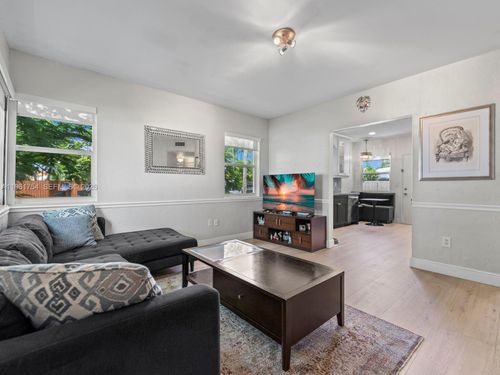 0-201 Flagler Dr, Miami Springs, FL, 33166-4927 | Card Image