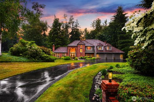 21830 Ne 69th St, Redmond, WA, 98053-2391 | Card Image