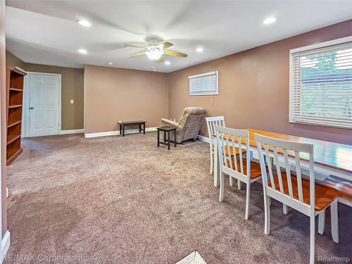 32380 Maplewood St, Garden City, MI, 48135-1784 | Card Image