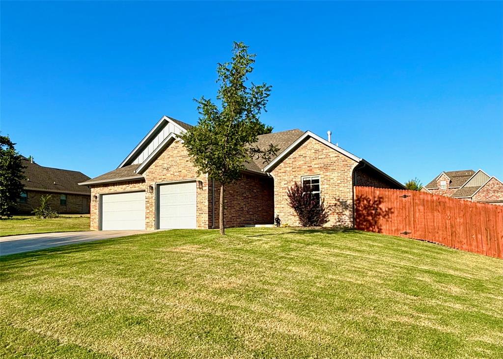Hermoso Cir, Edmond, OK 73034