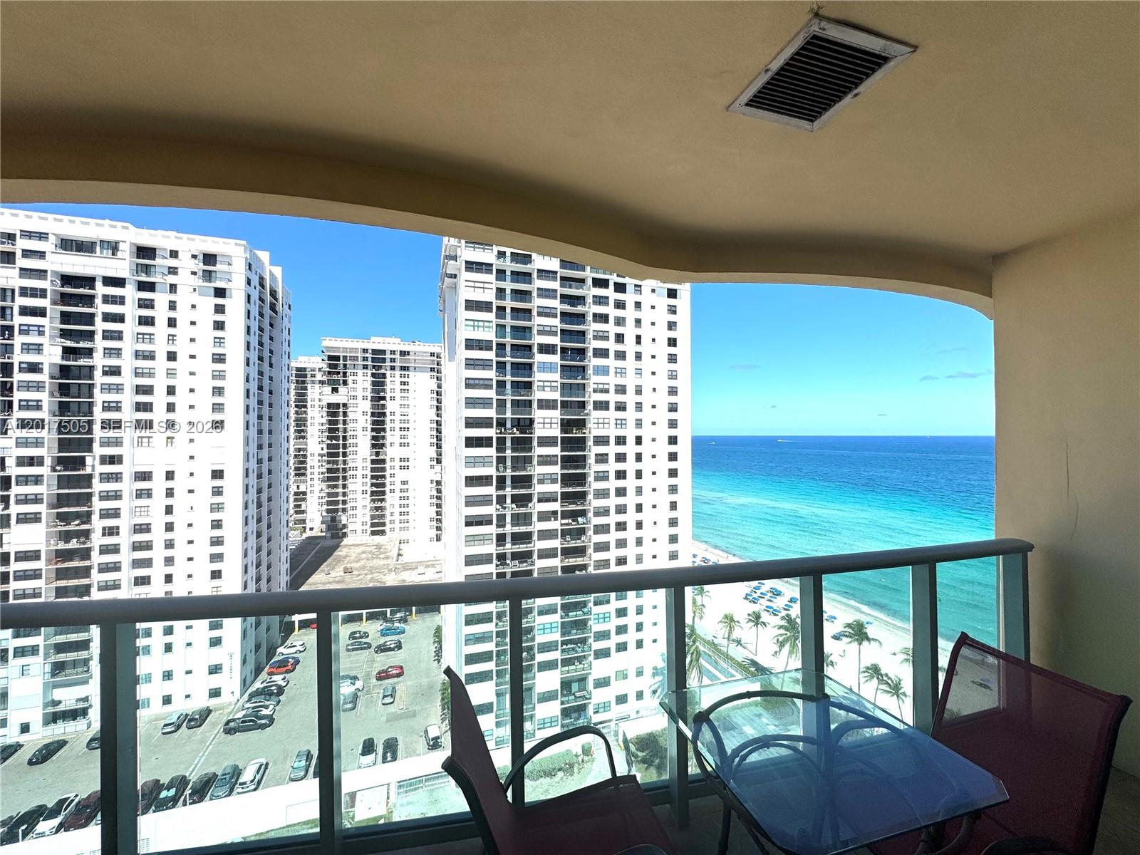 Residential Lease in Hollywood 2