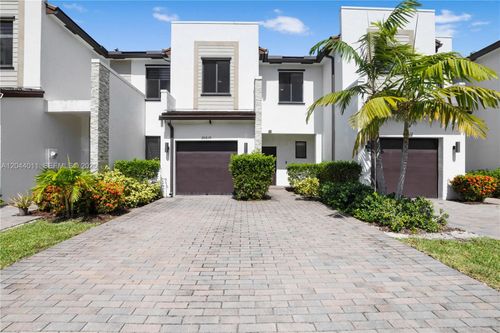20610 Ne 5th Pl, Miami, FL, 33179-3574 | Card Image