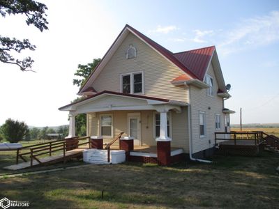 2975 275th Street, Home with 4 bedrooms, 1 bathrooms and null parking in Clutier IA | Image 1