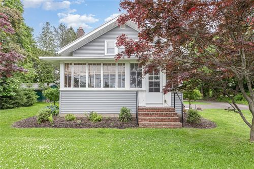 681 Whitney Rd W, Fairport, NY, 14450-1033 | Card Image