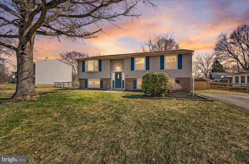 19158 Dowden Cir, POOLESVILLE, MD, 20837-2141 | Card Image