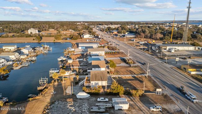 407 Cedar Point Blvd, House other with 3 bedrooms, 3 bathrooms and null parking in Cedar Point NC | Image 38