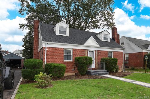 33 Cherry Ln, Carle Place, NY, 11514-2117 | Card Image