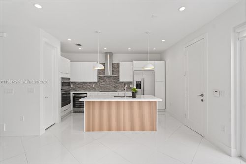 6432 Nw 104th Ct, Doral, FL, 33178 | Card Image