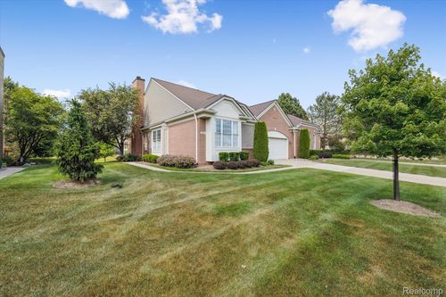 1921 Dunham Dr, Rochester, MI, 48306-4808 | Card Image