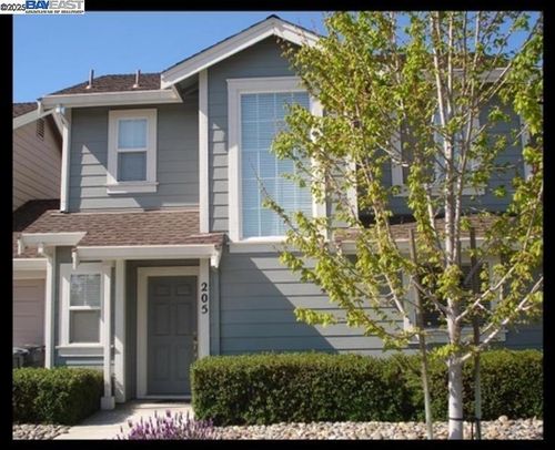 203 Maple St, Livermore, CA, 94550-3233 | Card Image